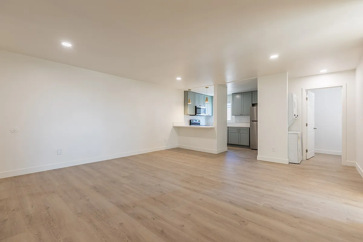 Building Photo - 9258 Birch St #1