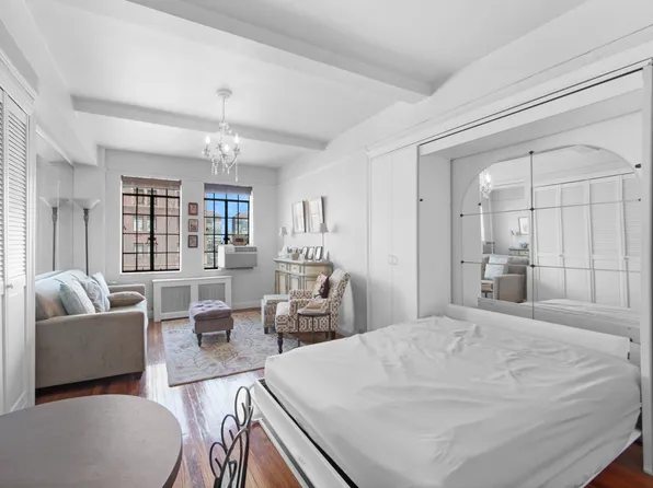 25 Tudor City Place image 1 of 19