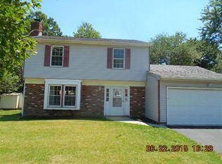 8 Arborwood Ln, Sicklerville, NJ 08081