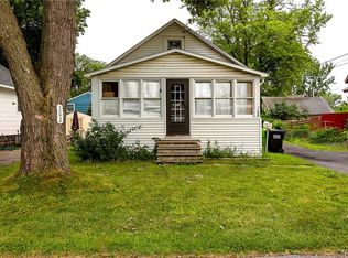 202 Edgemere Rd, Syracuse, NY 13208