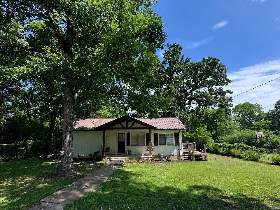 1st image of 220 Grand Point Dr