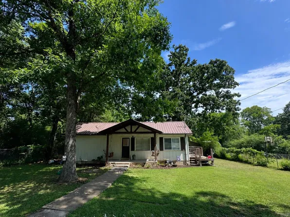 220 Grand Point Dr, Hot Springs, AR 71901