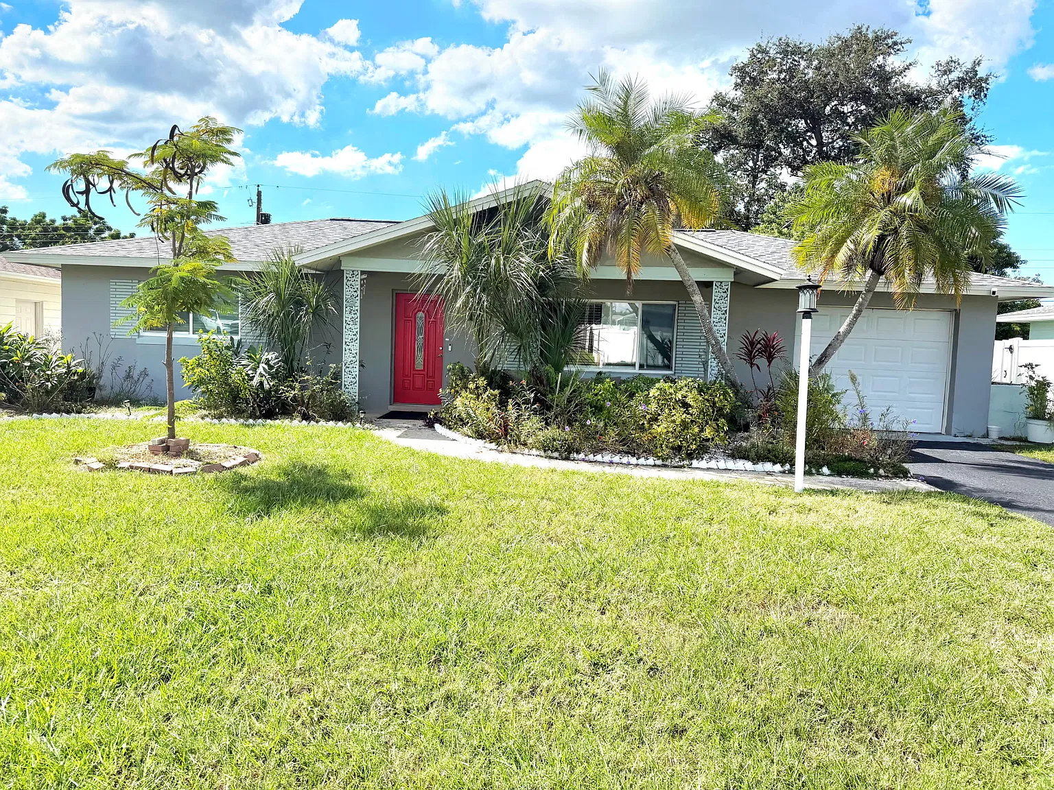 2 bed, 1168 sqft, $2,250 — Photo 1