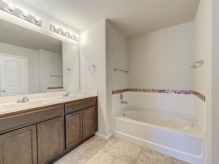 29222 Dunns Creek Ct — Photo 24