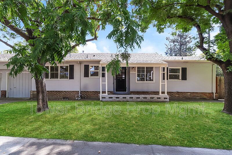 1st image of 215 41st St