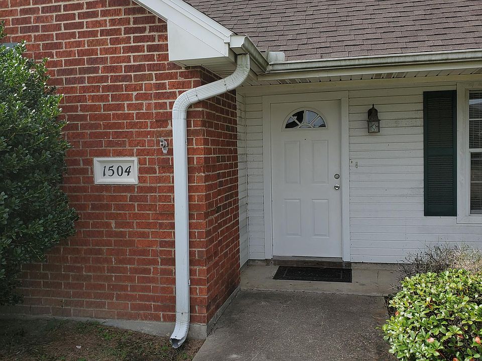 1st image of 1504 S Vintage Ln