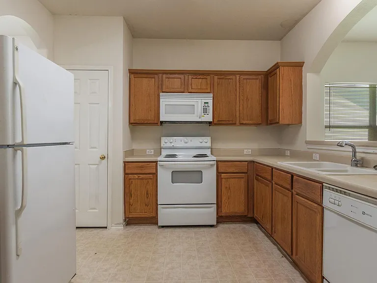 600 Wiley St — Photo 5