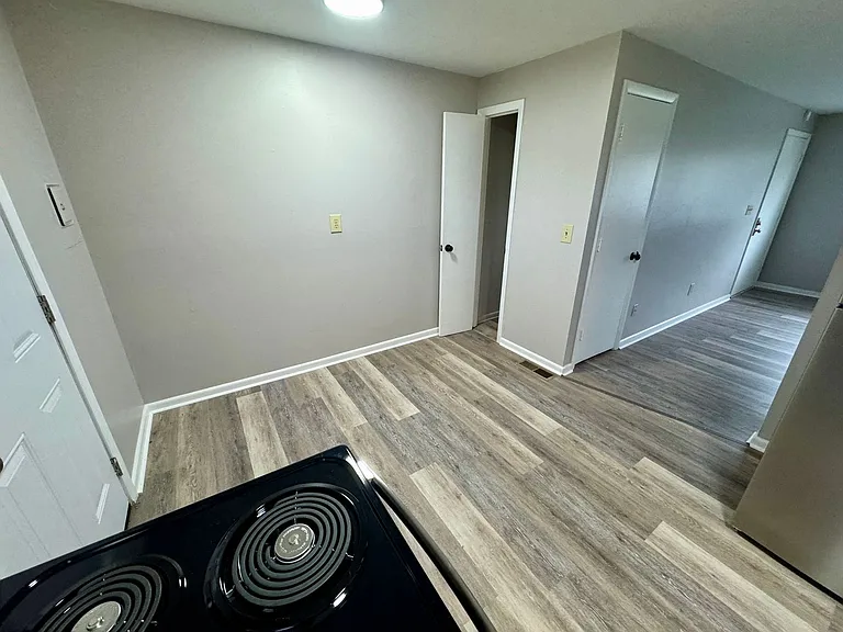 4944-4958 Arbor Village Drive — Photo 8