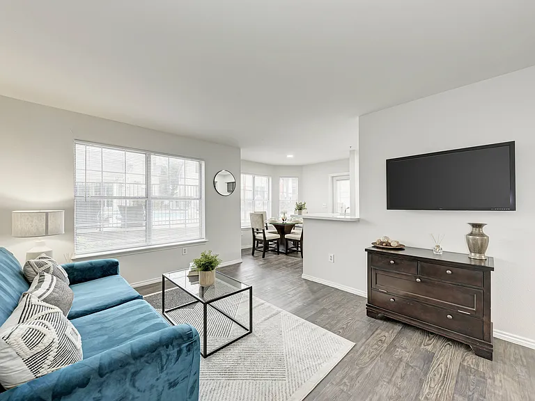 Arrowhead Park Apartments — Photo 7