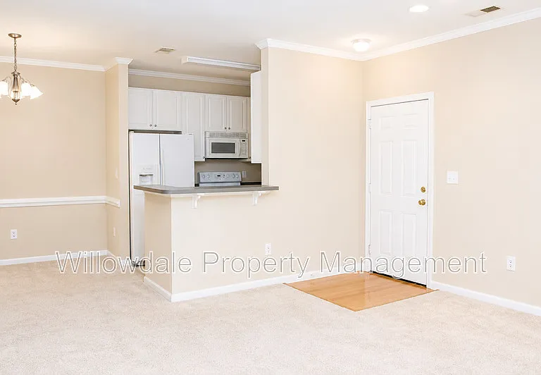 204 Savannah Ridge Rd — Photo 4