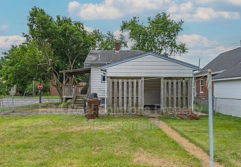 2028 W Galbraith Rd — Photo 13