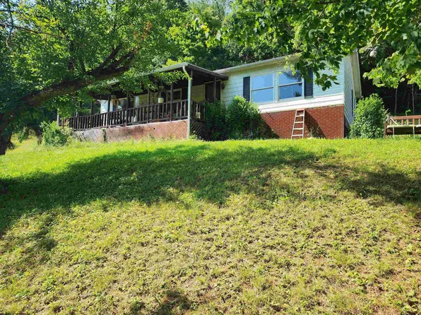 147 Country Estates Rd, Fairmont, WV 26554