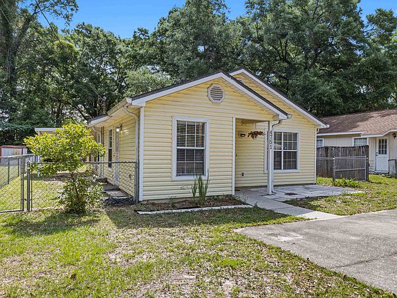 3rd image of 4751 Orchid Dr