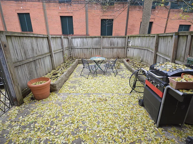 717 Copeland St — Photo 23