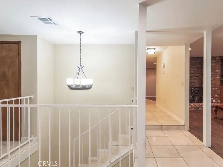 1055 Lakeview Dr — Photo 11
