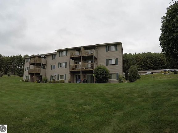 4th image of 2733 Green Meadows Dr