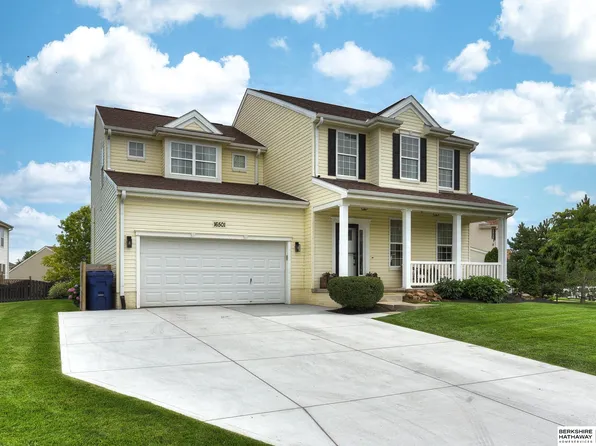 16501 Loop St, Omaha, NE 68136