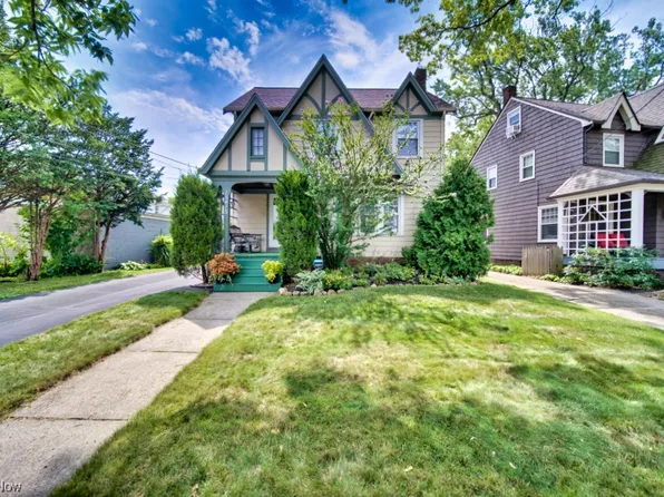15415 Greenway Rd, Cleveland, OH 44111