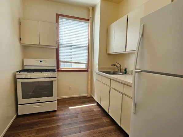 23-21 Steinway St #3E, Astoria, NY 11105