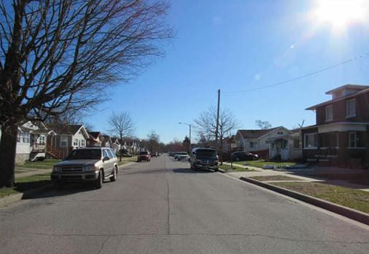 2nd image of 1010 Eaton St