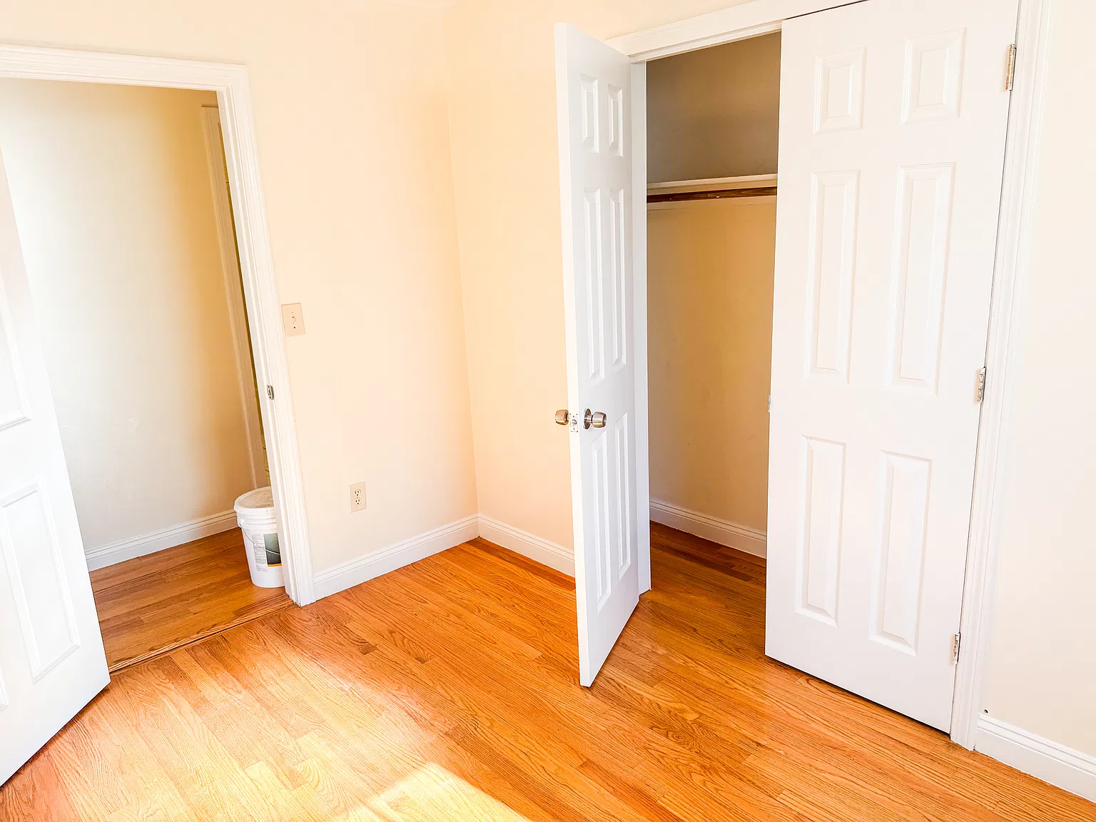 3 bed, 1200 sqft, $3,350 — Photo 3