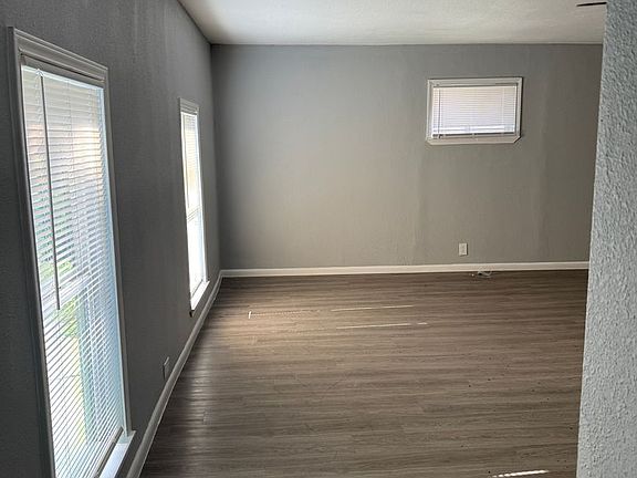 2nd image of 2708 Rosebud Ln