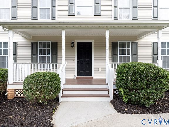 3rd image of 3012 Rolling Hill Dr