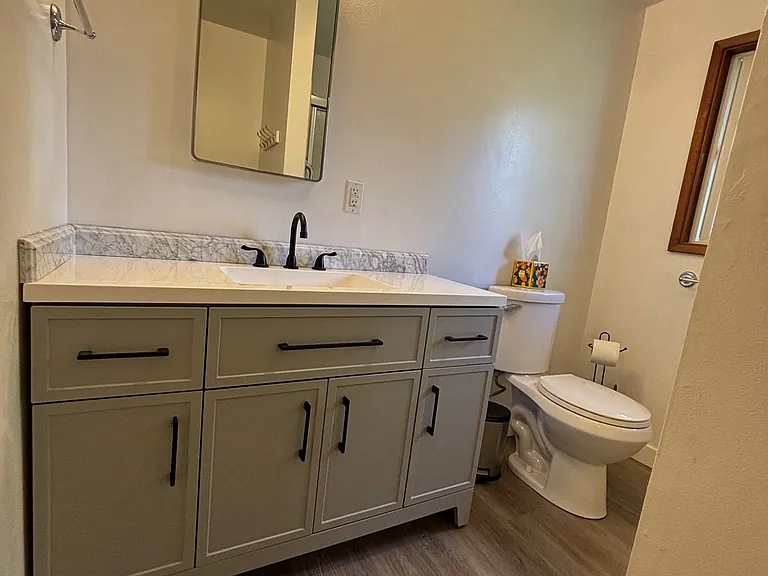 210 Corcoran Ln — Photo 4