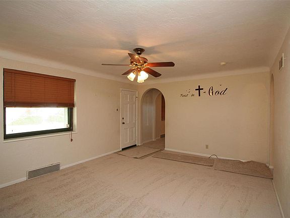 5th image of 714 Dallas Dr