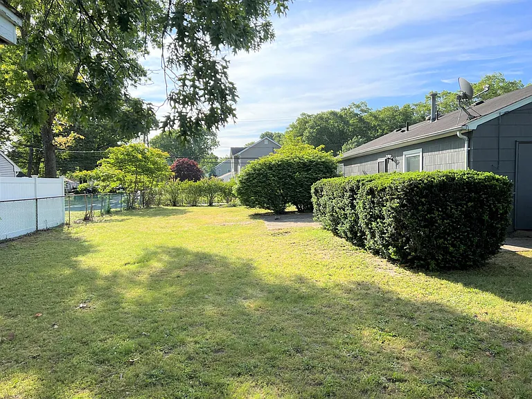 11 Woodland Rd — Photo 9