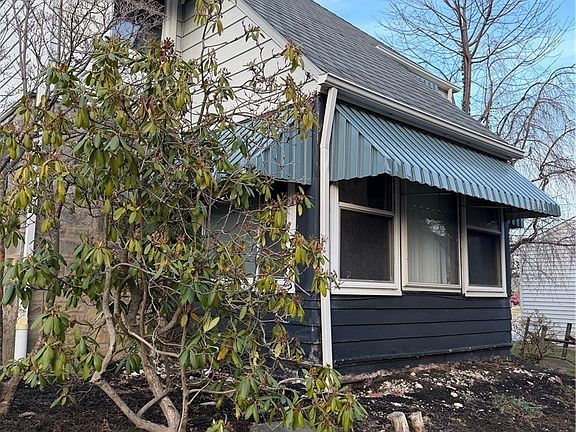 3rd image of 141 Eastbrook Dr