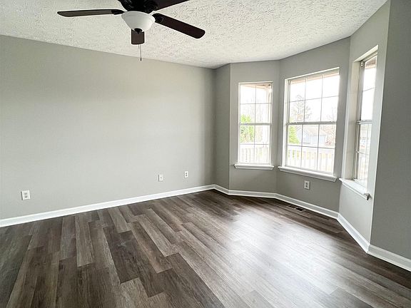 3rd image of 397 Pleasant Way