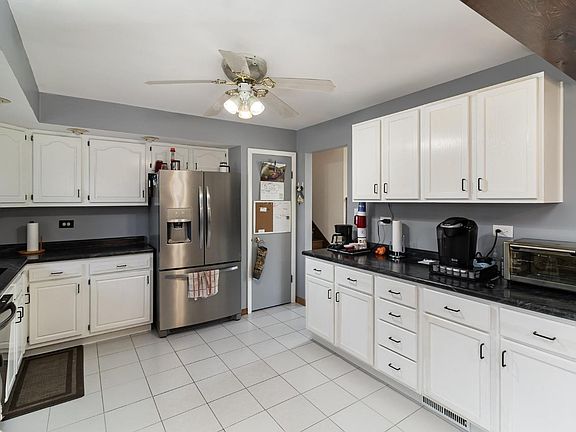 3rd image of 747 Osage Dr