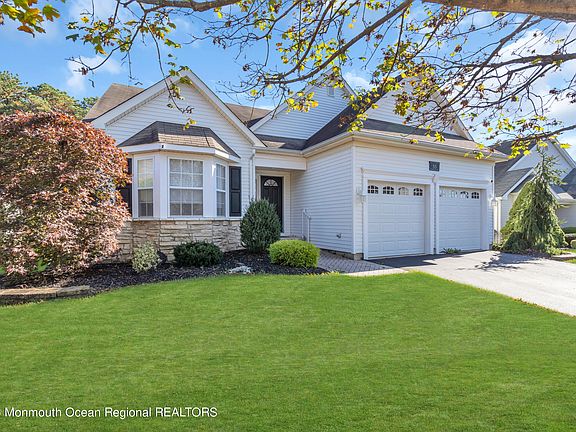 3rd image of 55 Rosewood Drive