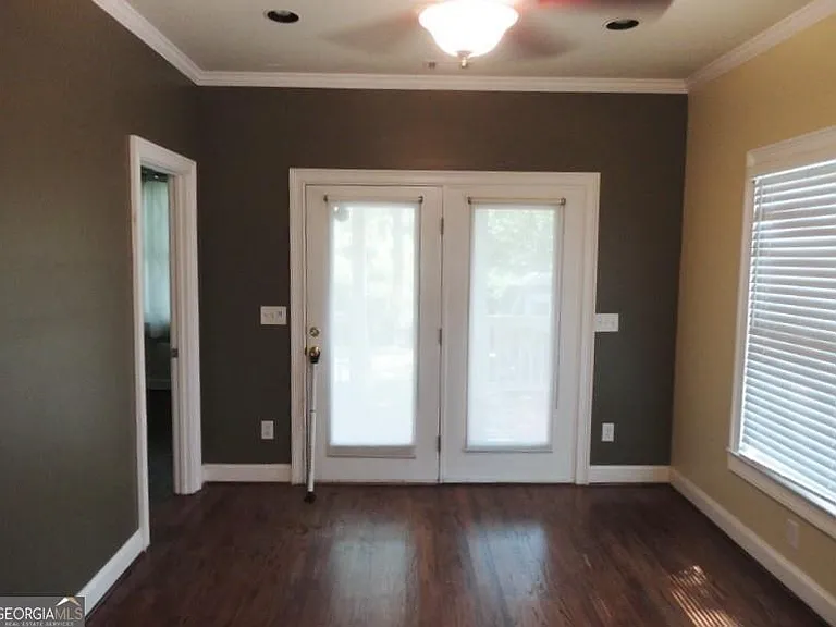 49 Leslie St — Photo 24