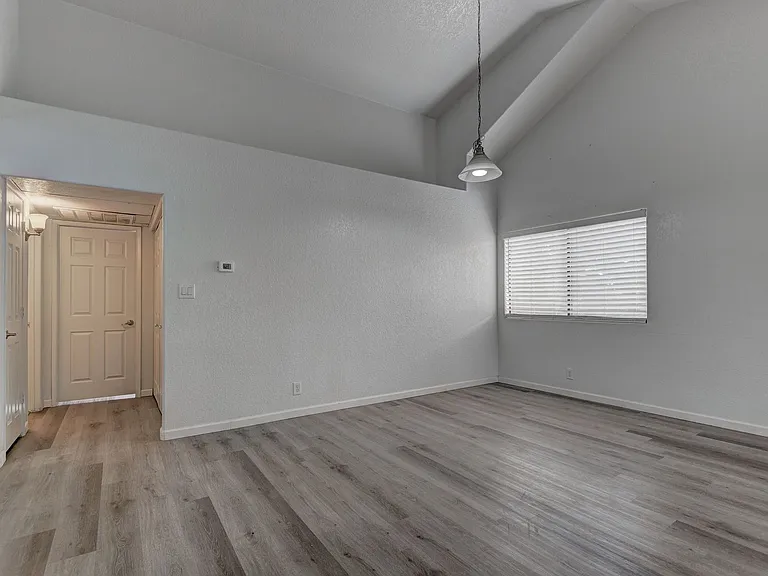 5056 S Rainbow Blvd #205 — Photo 6