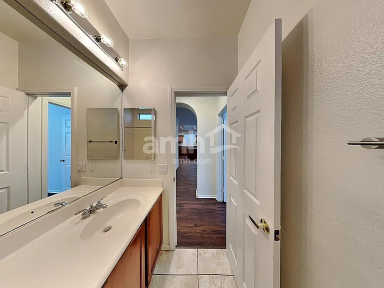 1006 Lone Pine River Ave — Photo 16
