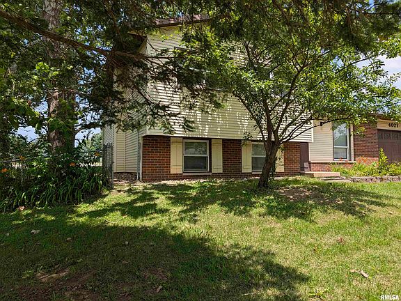 3rd image of 4027 W Creighton Ter