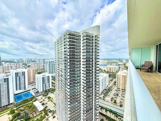Beach Club Two Condo — Photo 4