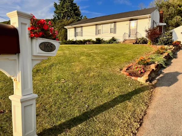 165 N Ben Franklin Rd, Indiana, PA 15701