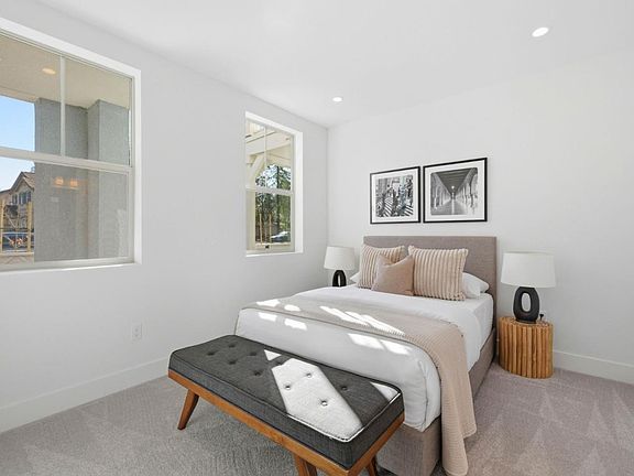 2nd image of 2739 Oak Rd