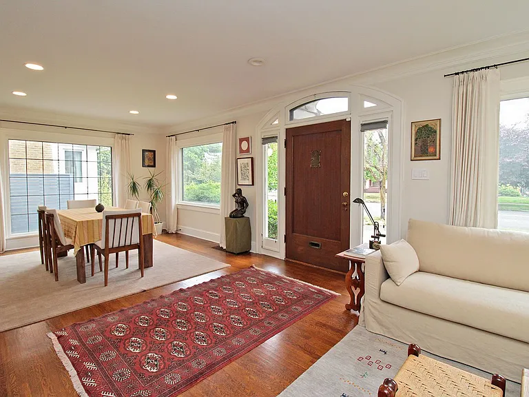 3112 NE Knott St — Photo 3