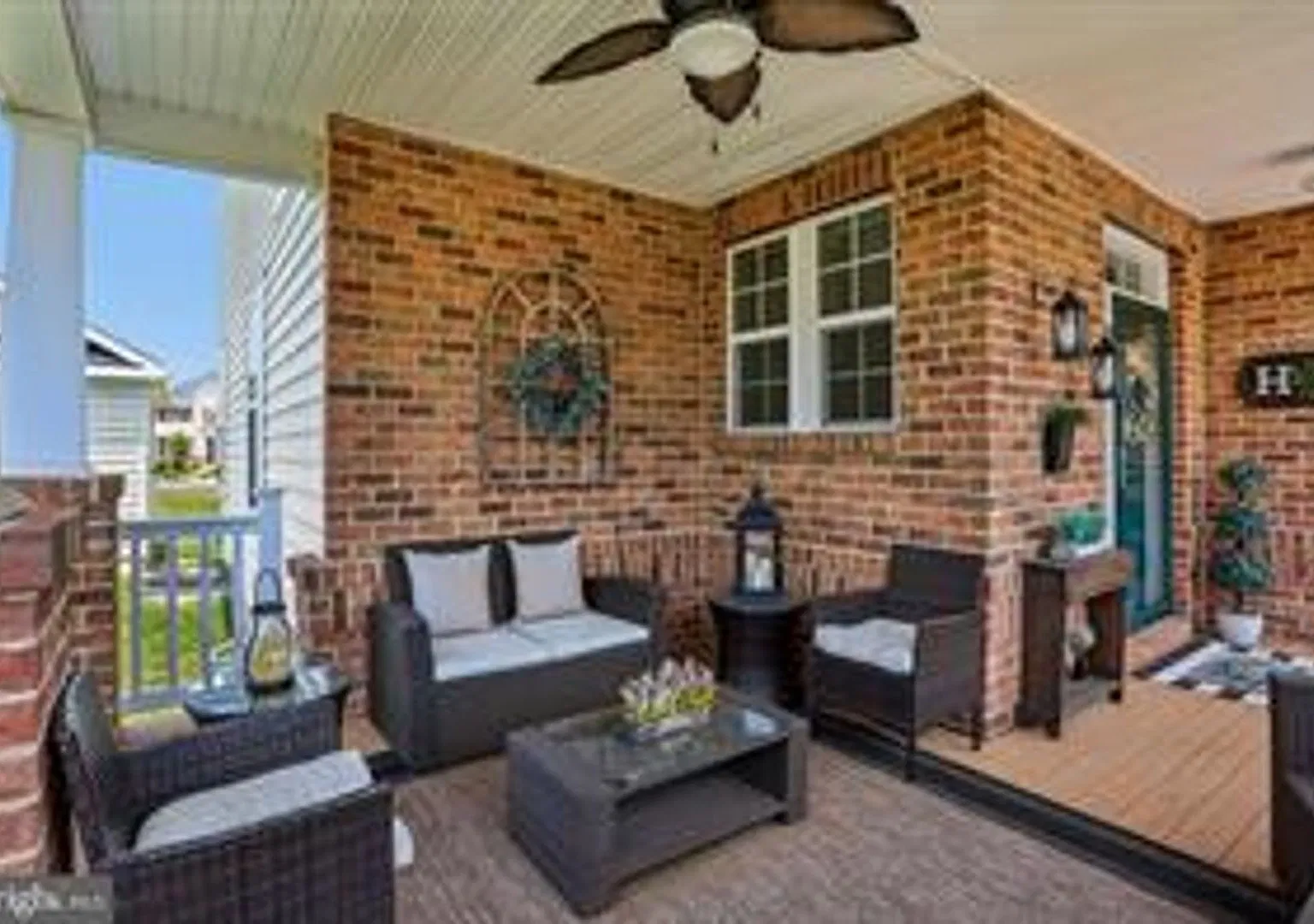 Welcome to 332 Sun Blvd! — Photo 2