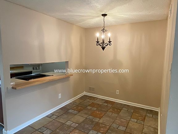 4th image of 1101 Westwood Dr