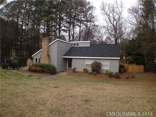 1st image of 8411 Timbercrest Cres