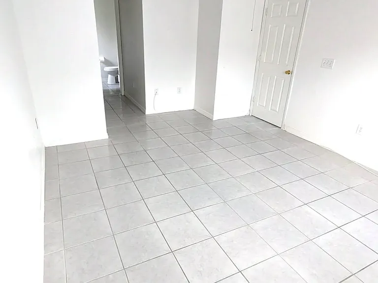 1112 W Willow Pine Ct — Photo 2