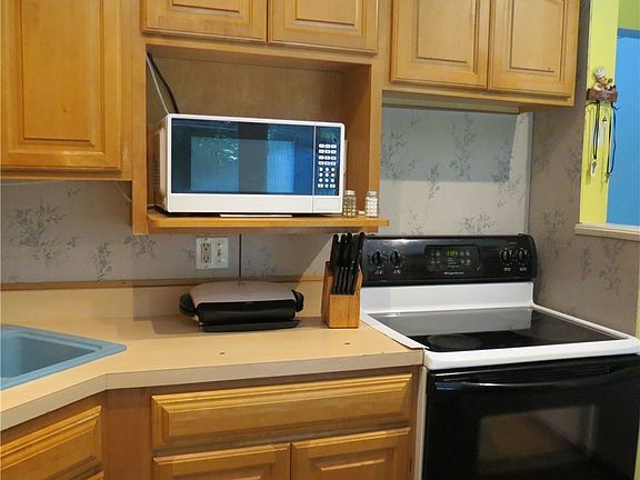 5th image of 1045 Riverbend Blvd