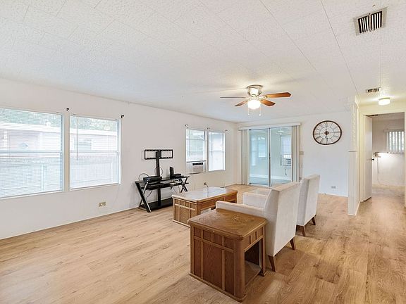 5th image of 603 W Club Blvd
