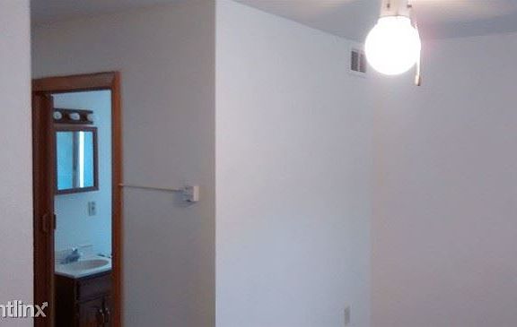 5th image of 320 S Dunbar St APT 2