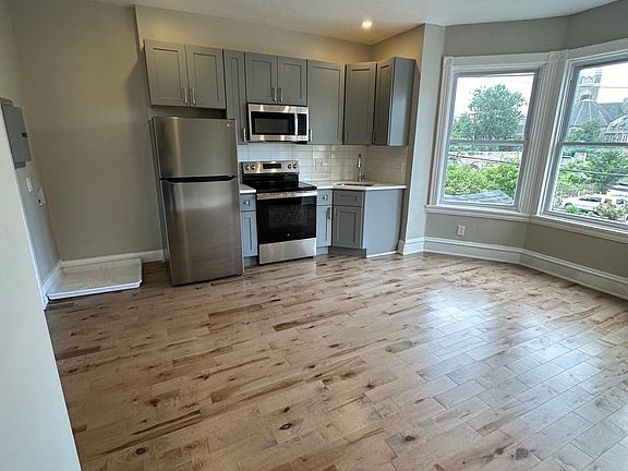 2nd image of 4710 Warrington Ave #2
